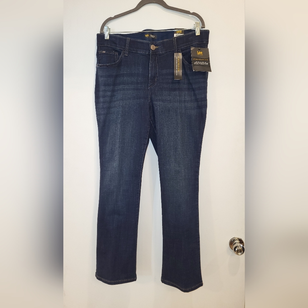 NWT Lee Plus 16W Flex Motion Regular Fit Boot Cut Mid Rise